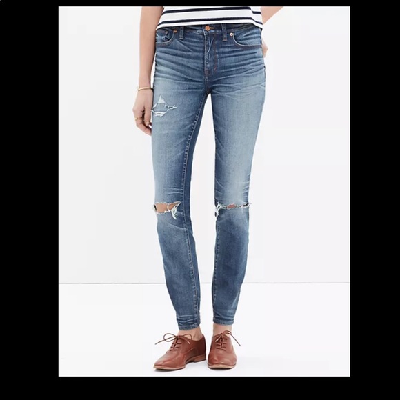 Madewell Denim - Madewell 9” high riser skinny skinny busted knee jeans EUC size 25